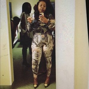 Meet your Posher, Alisha